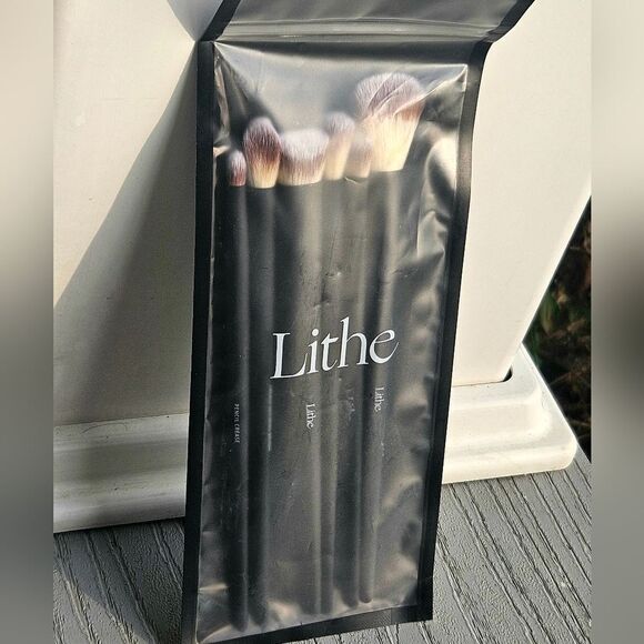 Lithe Beauty Everyday Brush 6 piece Set new msrp $48 - Picture 9 of 16